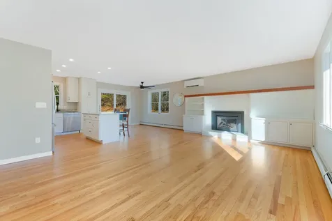 18 Lambert Road Freeport ME 04032