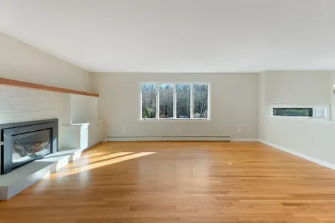 18 Lambert Road Freeport ME 04032
