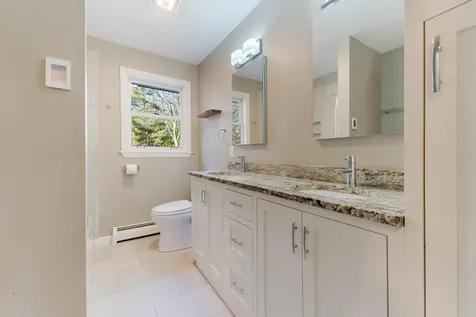 18 Lambert Road Freeport ME 04032