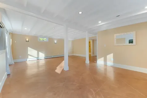 18 Lambert Road Freeport ME 04032