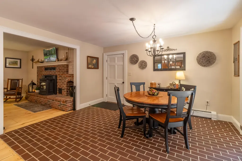 2072 Spruce Street Hermon ME 04401