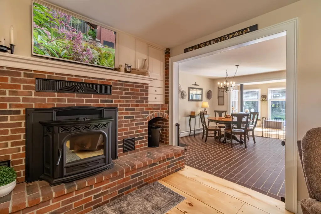 2072 Spruce Street Hermon ME 04401