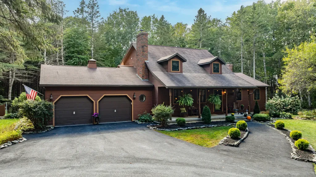 2072 Spruce Street Hermon ME 04401