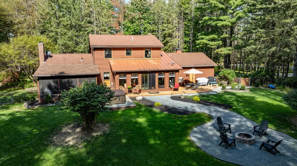 2072 Spruce Street Hermon ME 04401