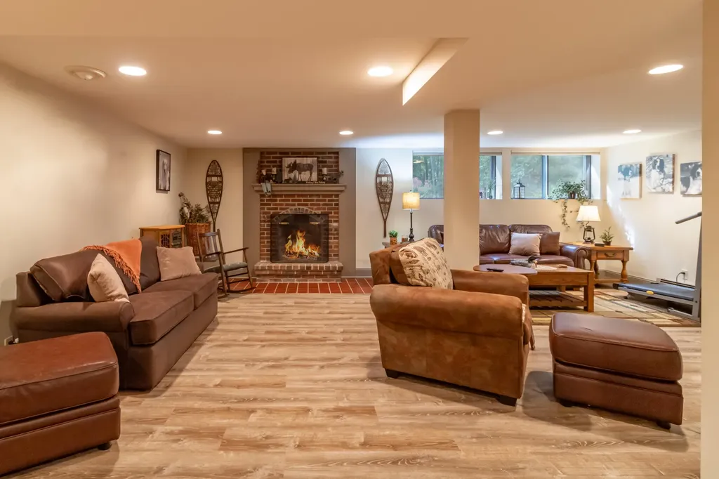 2072 Spruce Street Hermon ME 04401