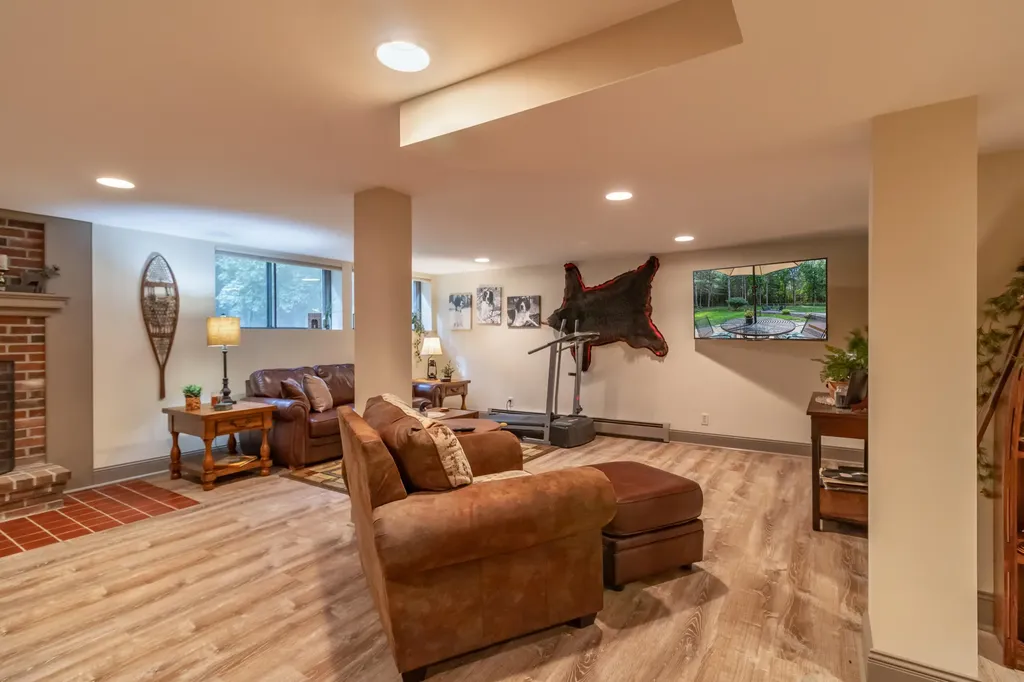 2072 Spruce Street Hermon ME 04401