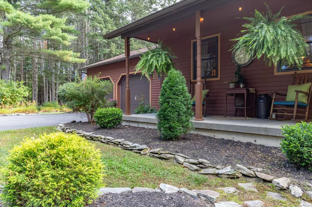 2072 Spruce Street Hermon ME 04401