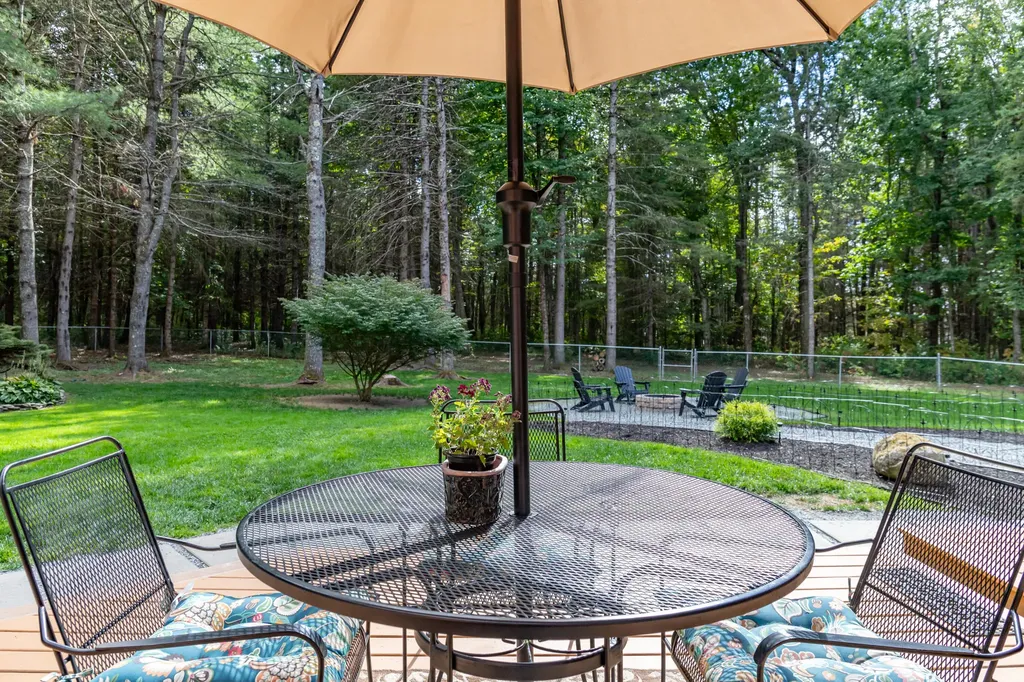2072 Spruce Street Hermon ME 04401
