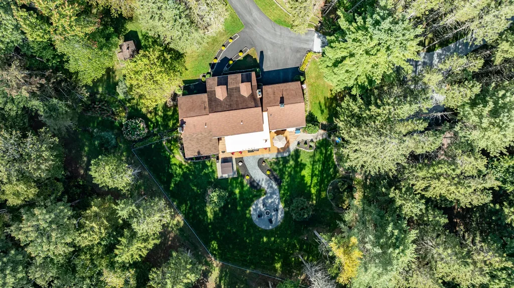 2072 Spruce Street Hermon ME 04401
