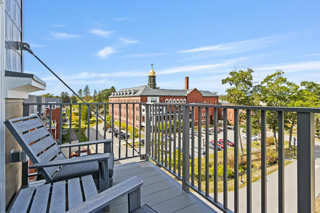 75 Mcauley Way Portland ME 04103
