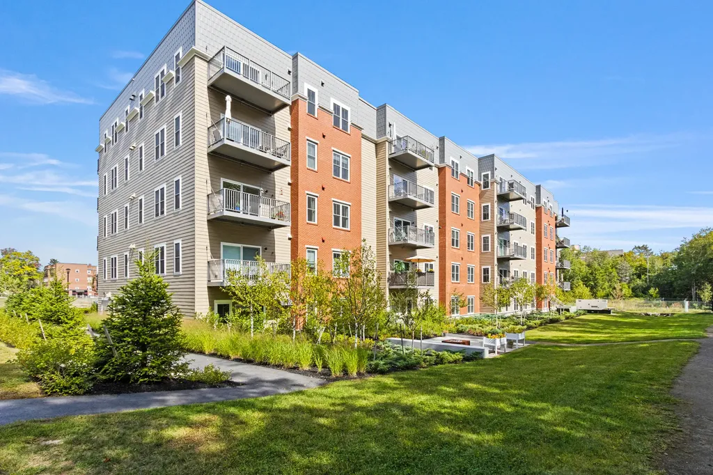 75 Mcauley Way Portland ME 04103