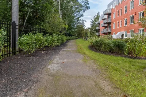 75 Mcauley Way Portland ME 04103