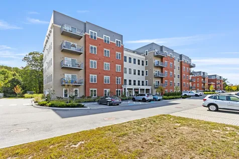 75 Mcauley Way Portland ME 04103