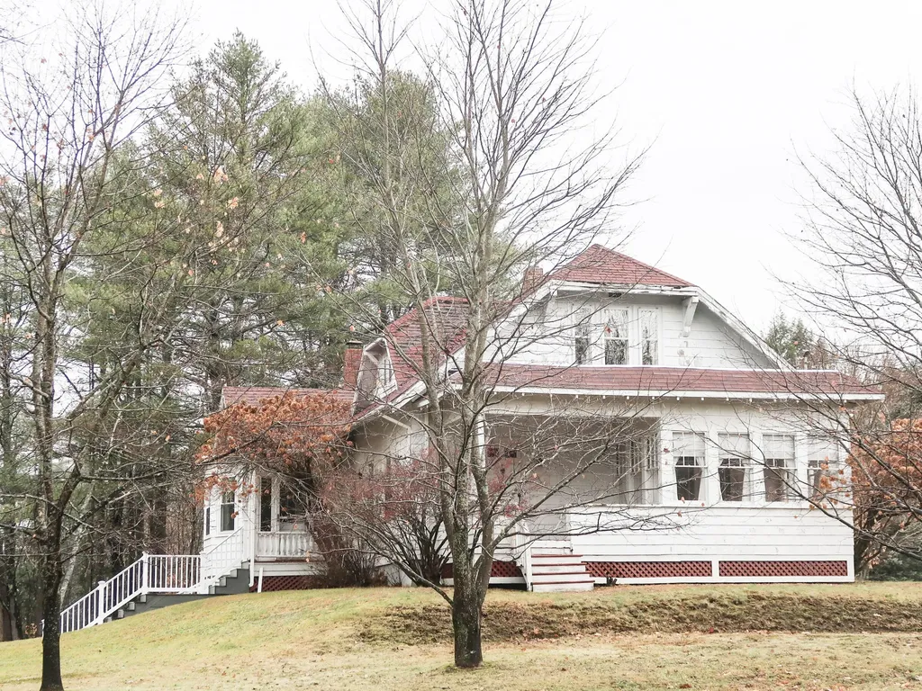 2113 N Belfast Avenue Augusta ME 04330