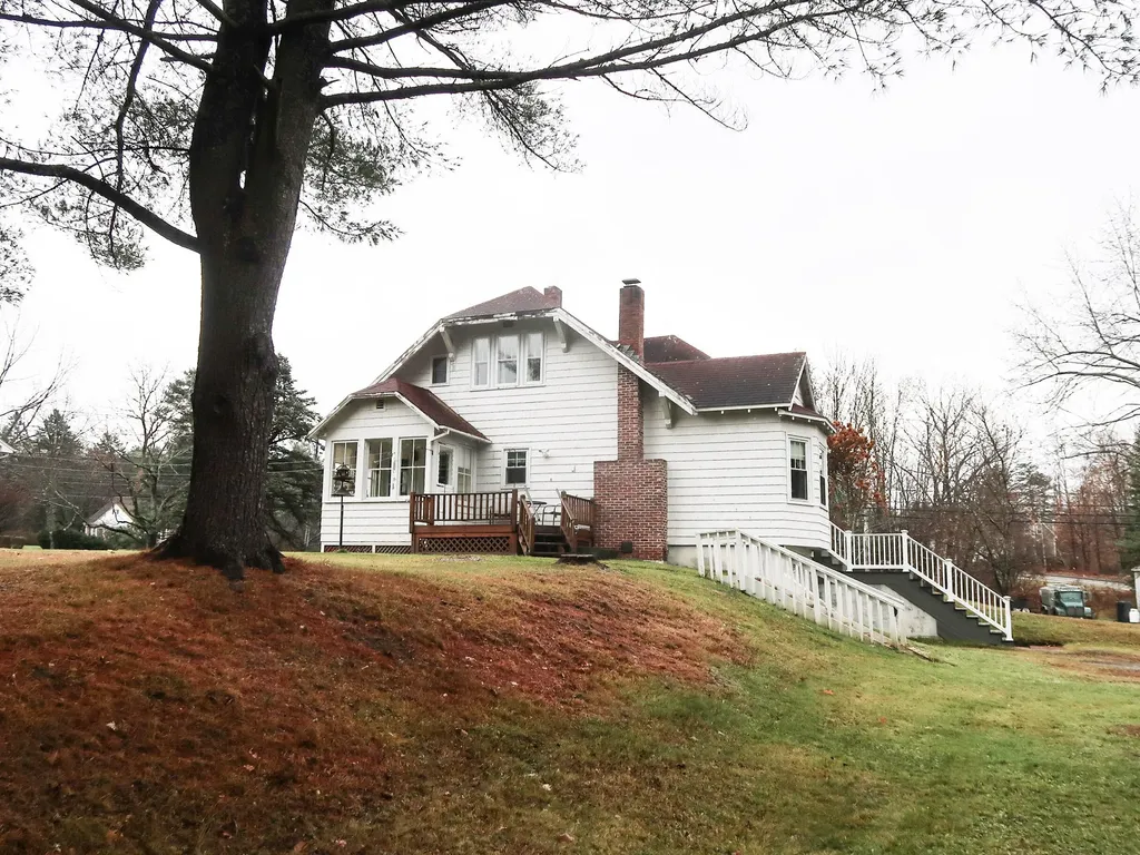 2113 N Belfast Avenue Augusta ME 04330