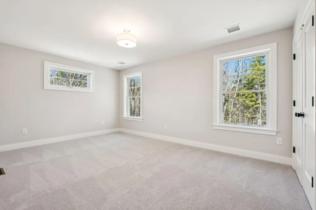 12 Washburn Farm Lane Kittery ME 03905