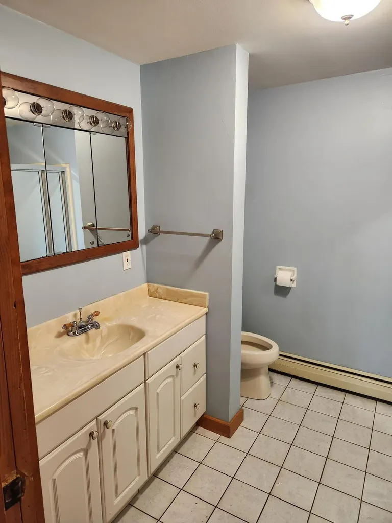 7 Glen Lane Poland ME 04274