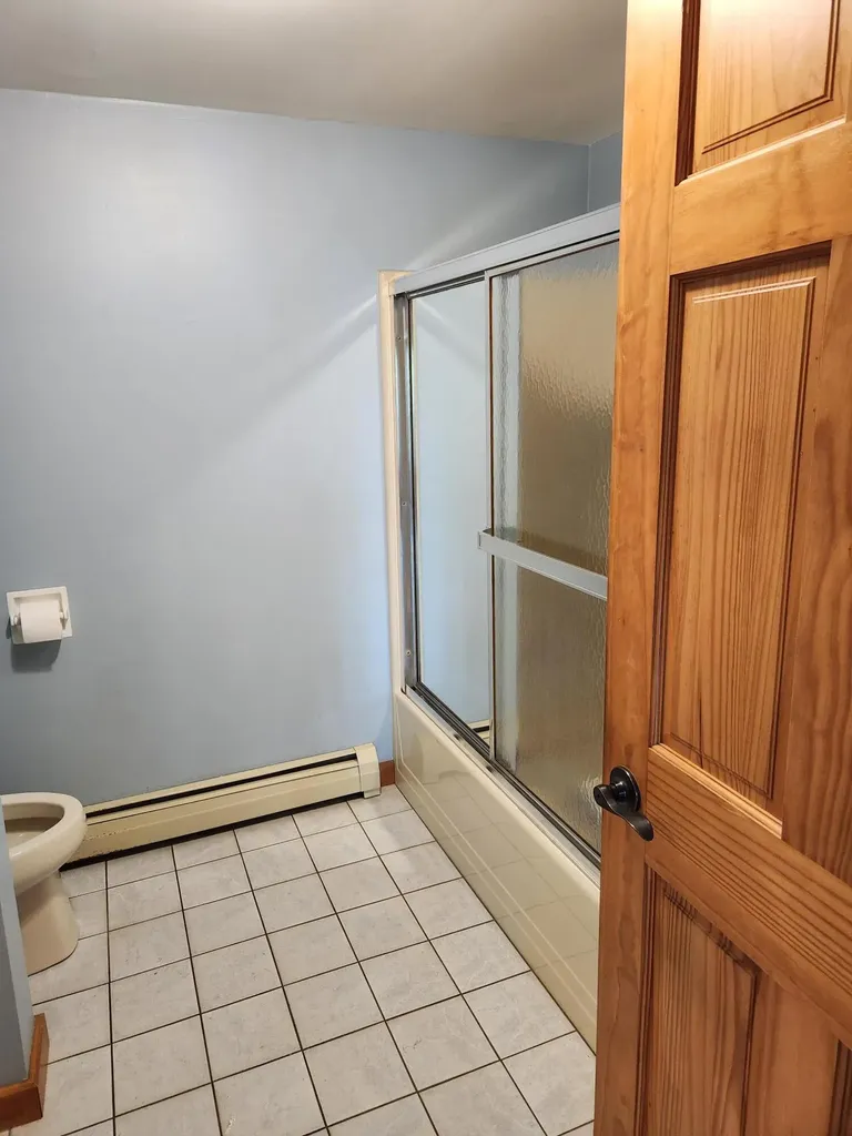 7 Glen Lane Poland ME 04274
