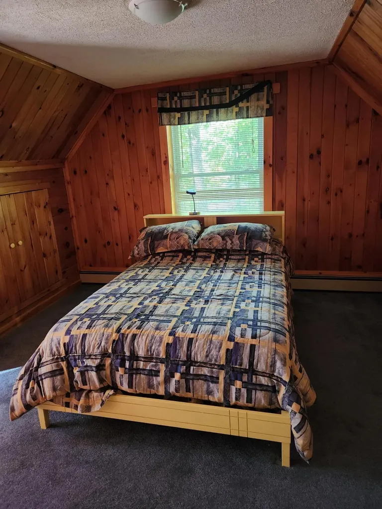 7 Glen Lane Poland ME 04274