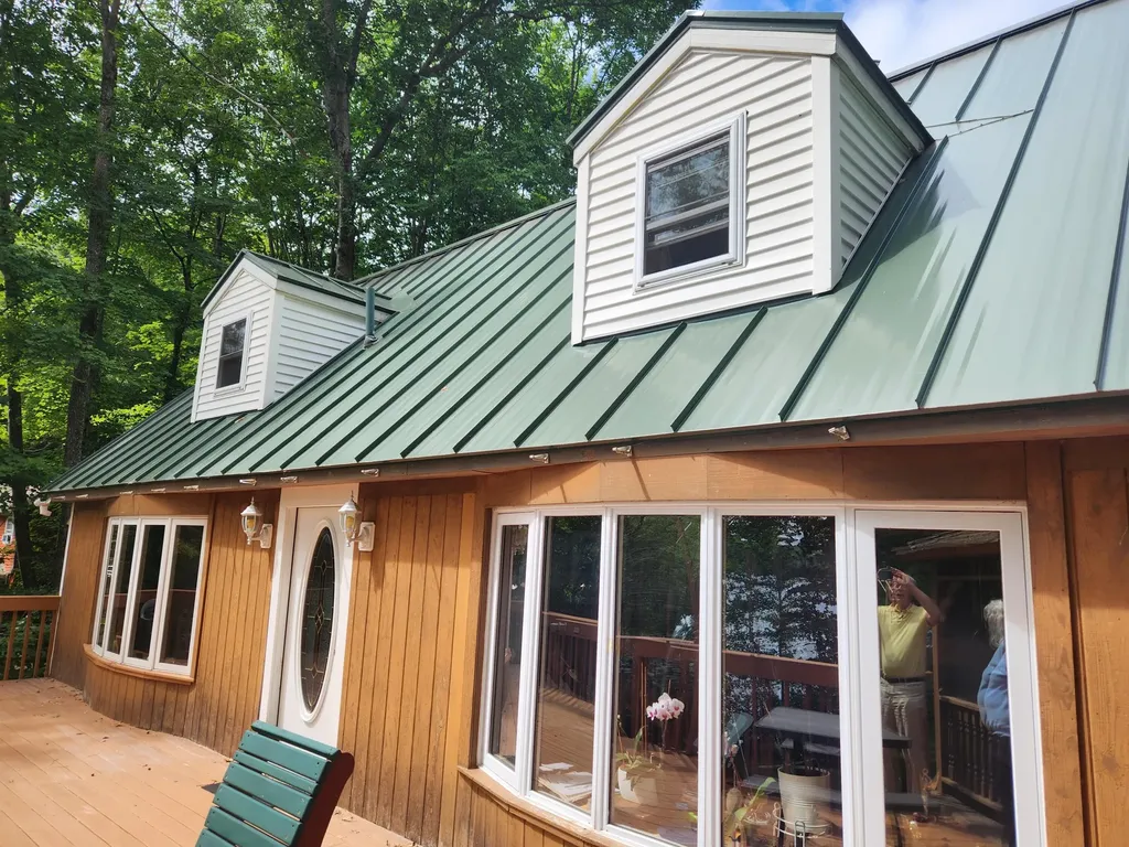 7 Glen Lane Poland ME 04274
