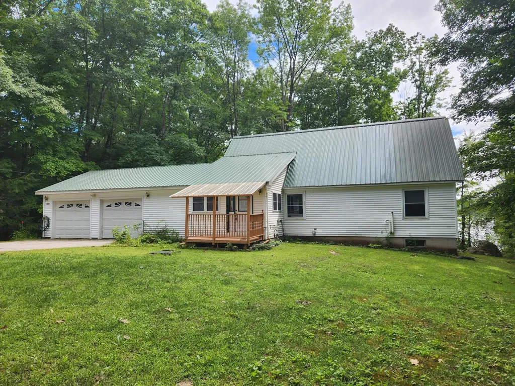7 Glen Lane Poland ME 04274