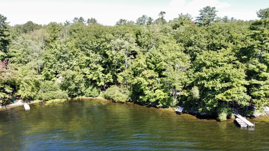 7 Glen Lane Poland ME 04274