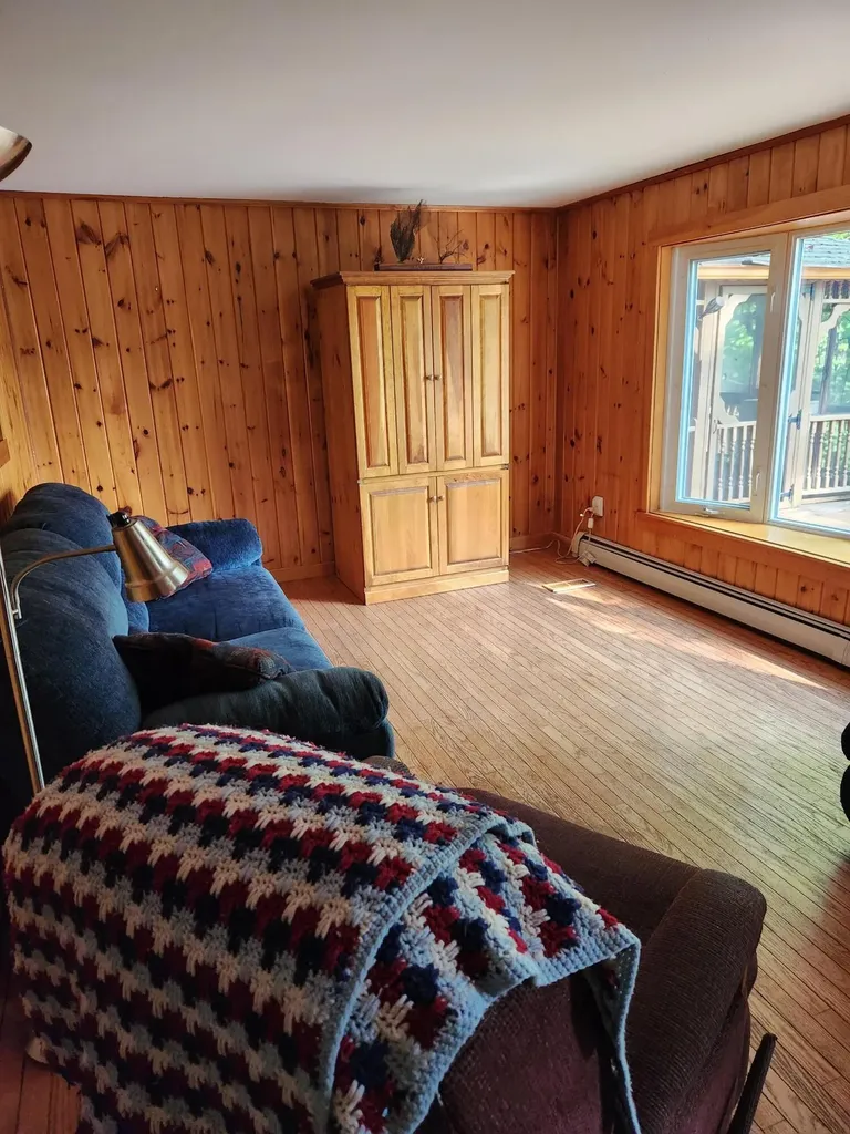 7 Glen Lane Poland ME 04274