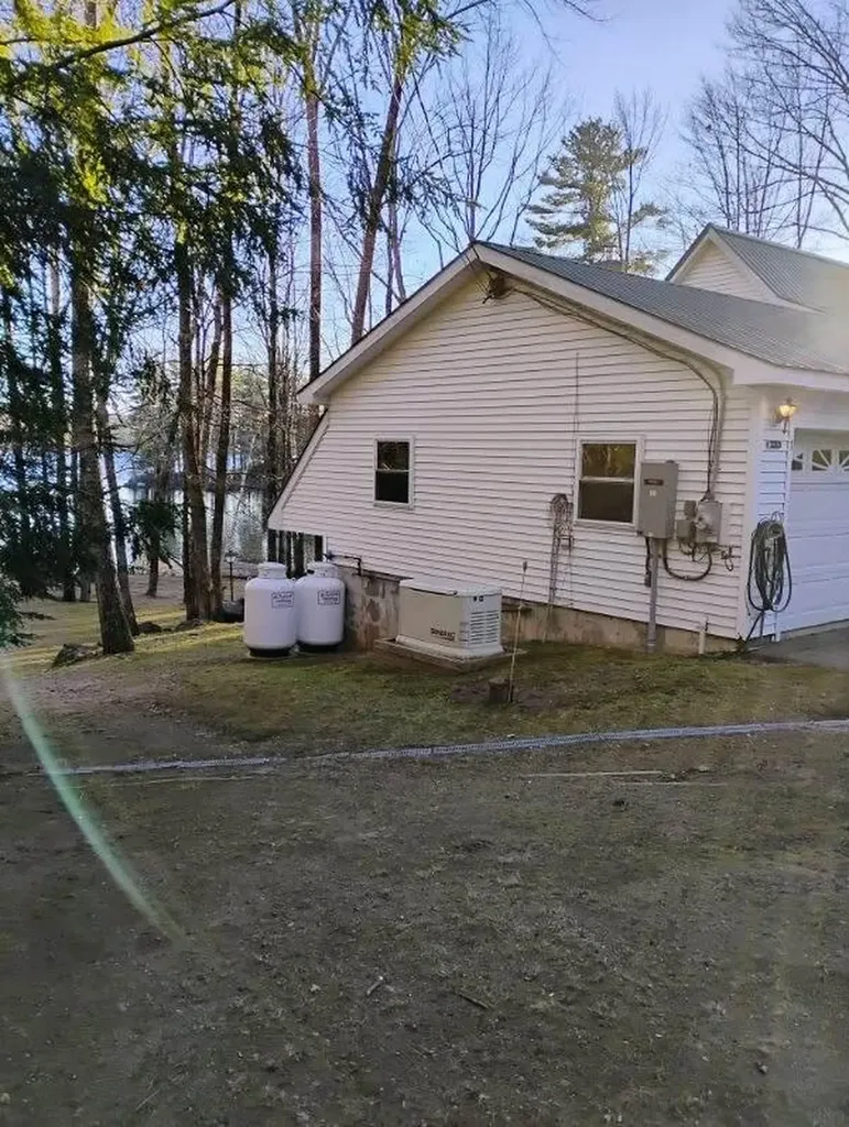 7 Glen Lane Poland ME 04274