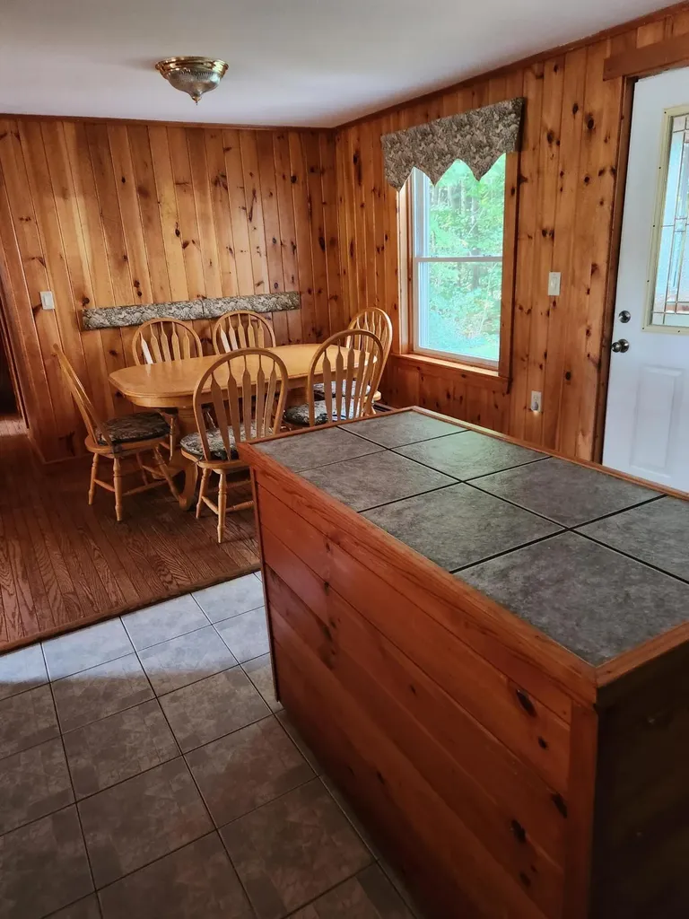 7 Glen Lane Poland ME 04274