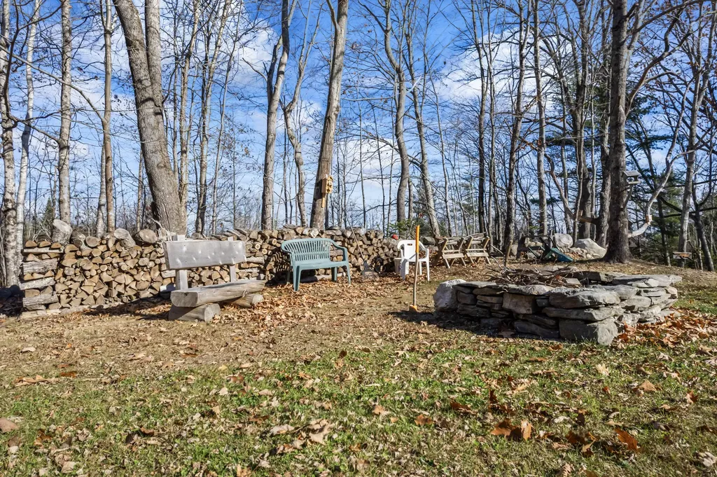 615 N Nobleboro Road Waldoboro ME 04572