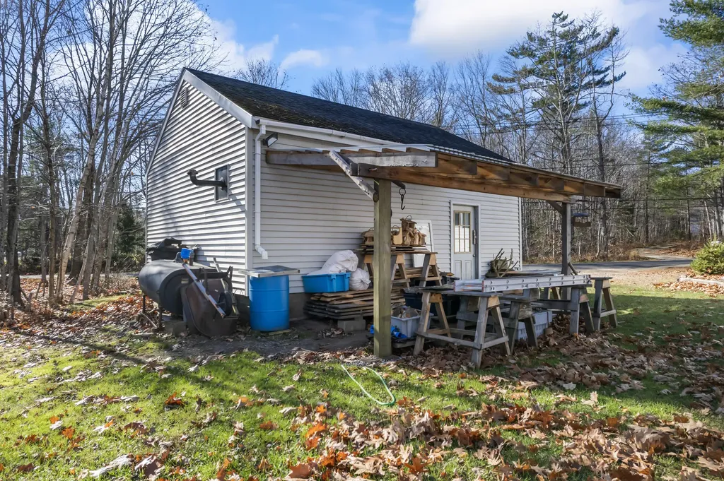 615 N Nobleboro Road Waldoboro ME 04572