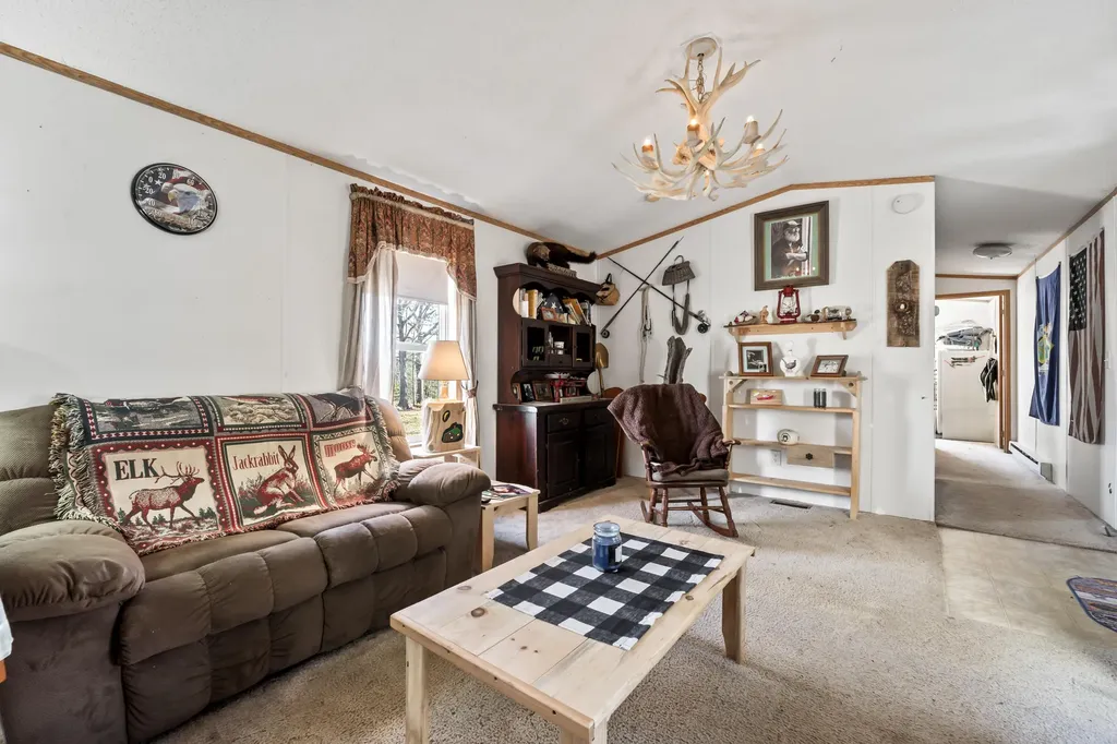 615 N Nobleboro Road Waldoboro ME 04572