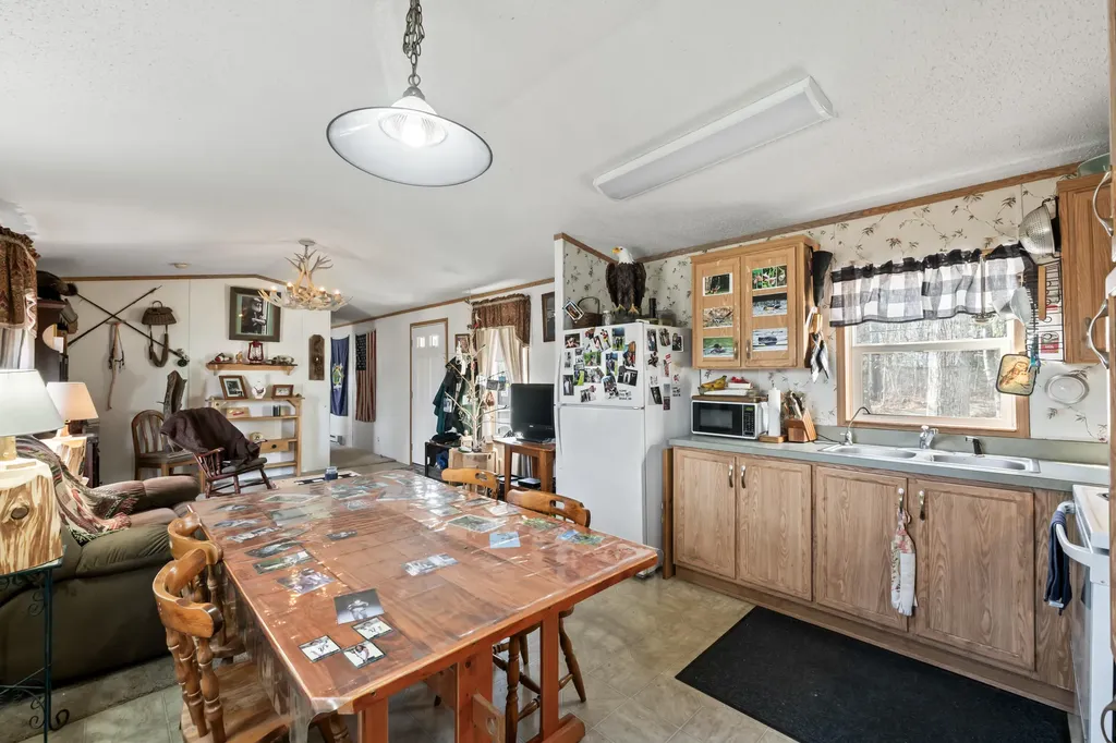 615 N Nobleboro Road Waldoboro ME 04572