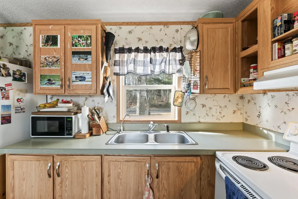615 N Nobleboro Road Waldoboro ME 04572