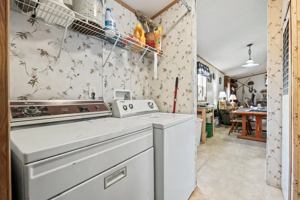 615 N Nobleboro Road Waldoboro ME 04572