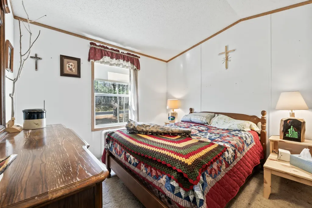 615 N Nobleboro Road Waldoboro ME 04572