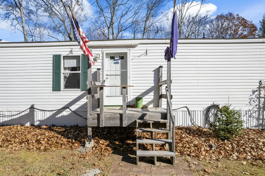 615 N Nobleboro Road Waldoboro ME 04572