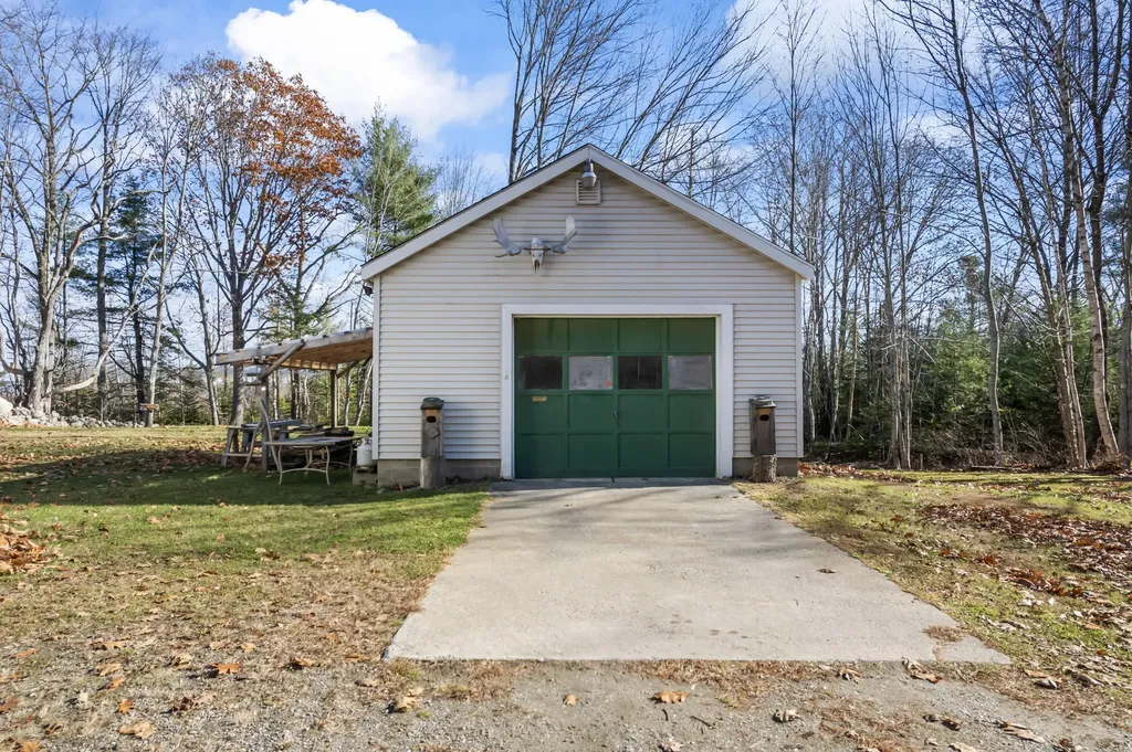 615 N Nobleboro Road Waldoboro ME 04572