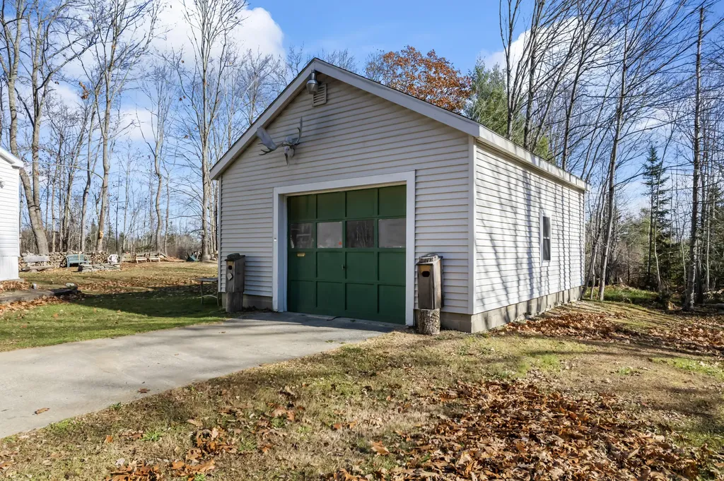 615 N Nobleboro Road Waldoboro ME 04572