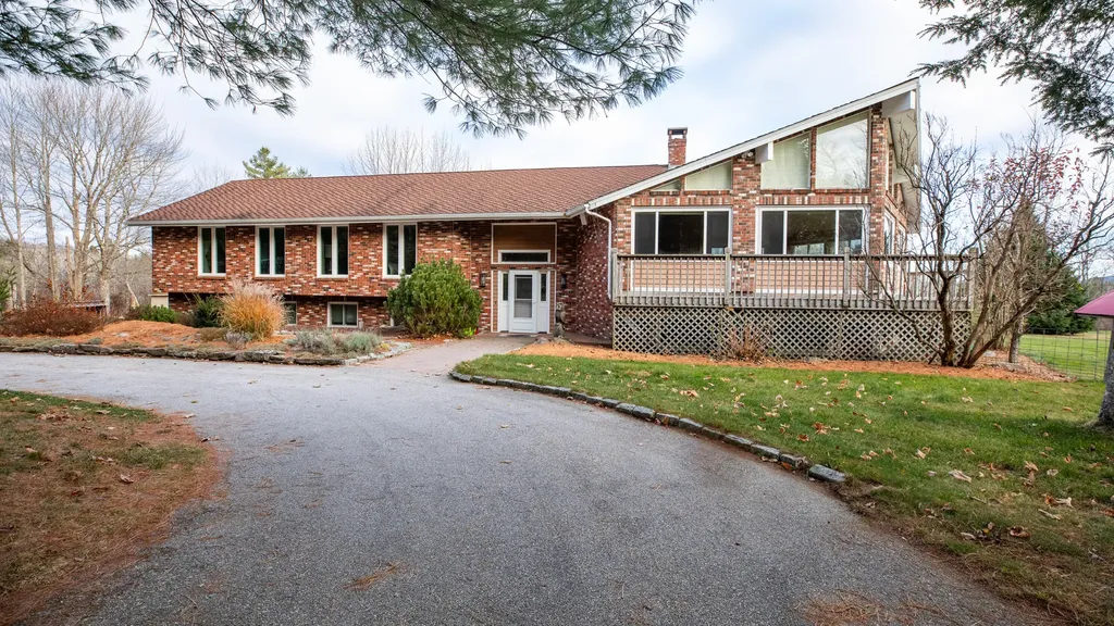 338 South Road Holden ME 04429