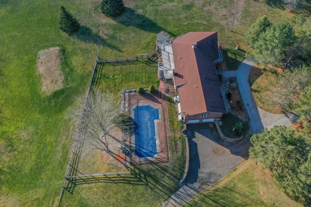 338 South Road Holden ME 04429
