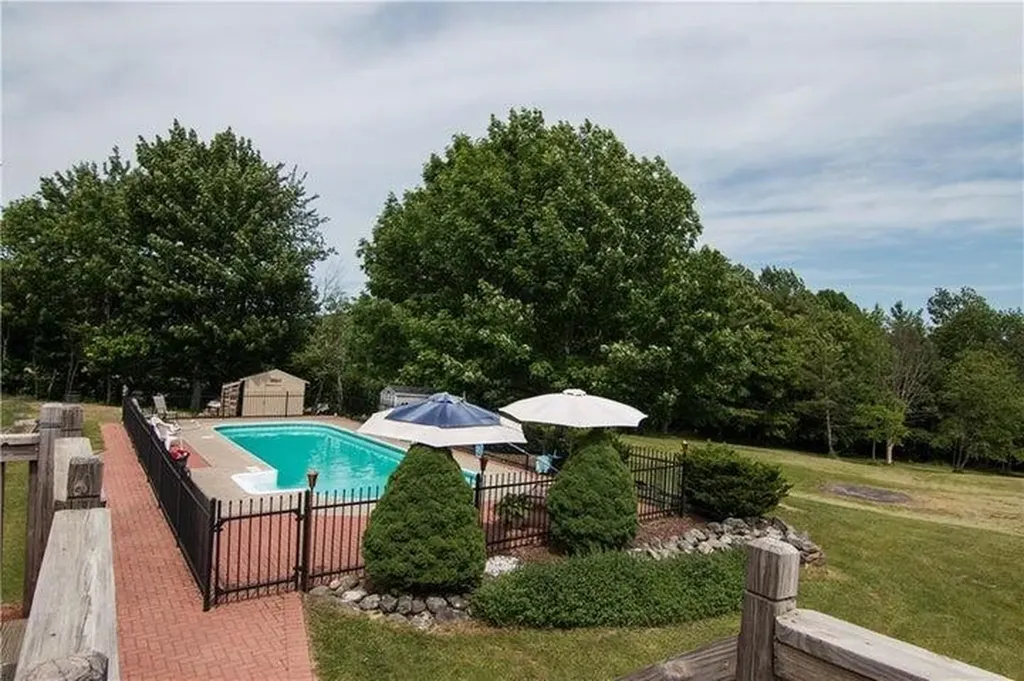 338 South Road Holden ME 04429