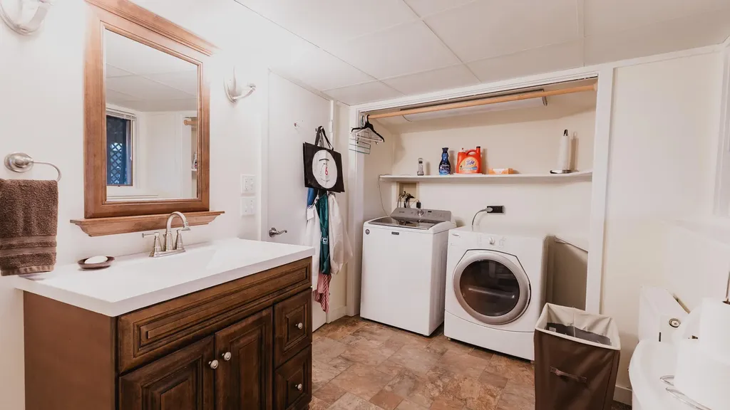 338 South Road Holden ME 04429