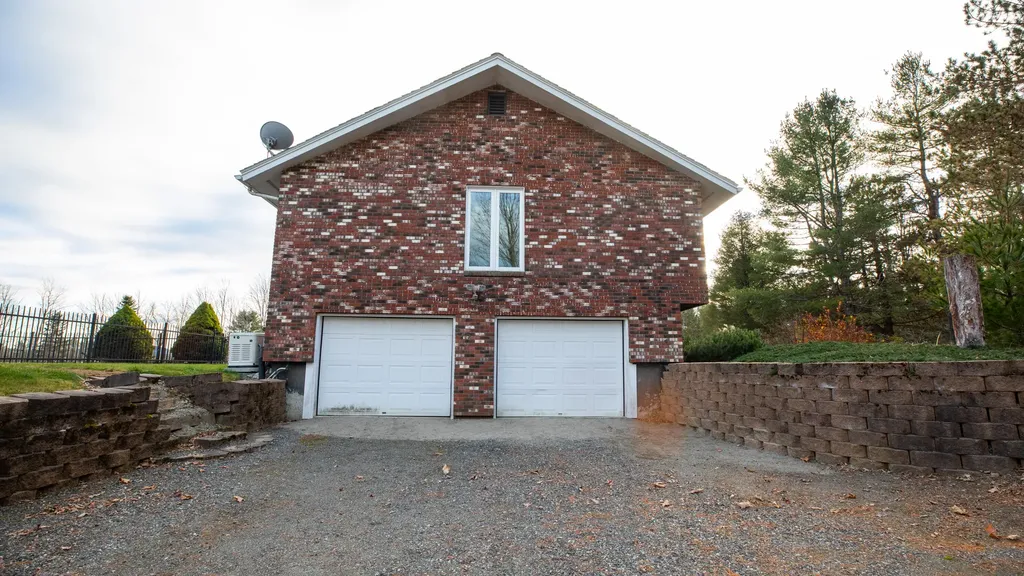 338 South Road Holden ME 04429