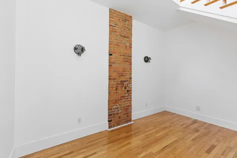 15 Lewis Street Portland ME 04102