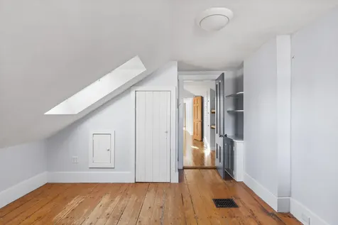 15 Lewis Street Portland ME 04102