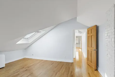 15 Lewis Street Portland ME 04102