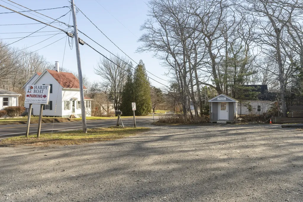 127,129,81 131, 132 State Route 32 Bristol ME 04554