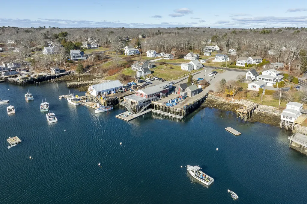 127,129,81 131, 132 State Route 32 Bristol ME 04554