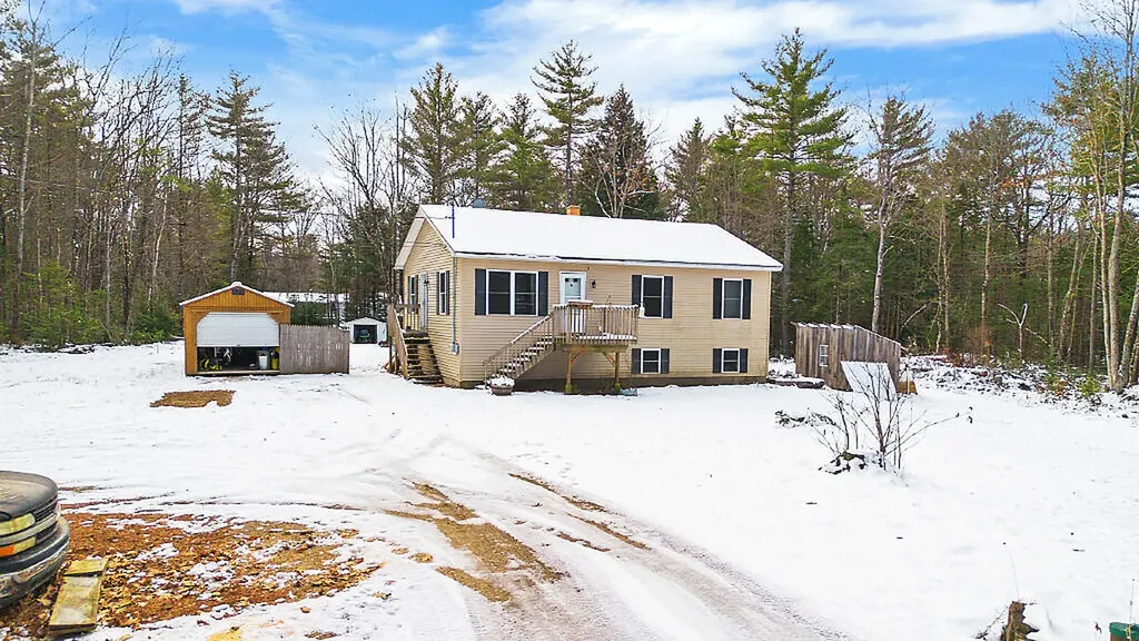 4 Youngs Drive Leeds ME 04263